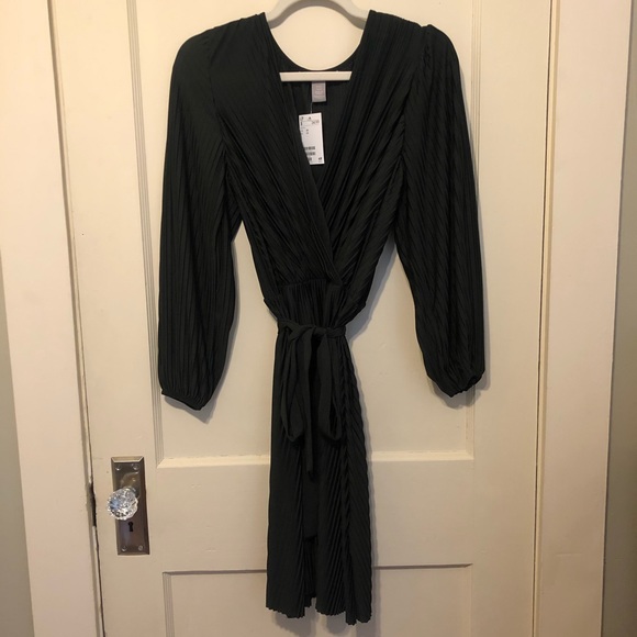 NWT H&M pleated wrap dress - Picture 3 of 7